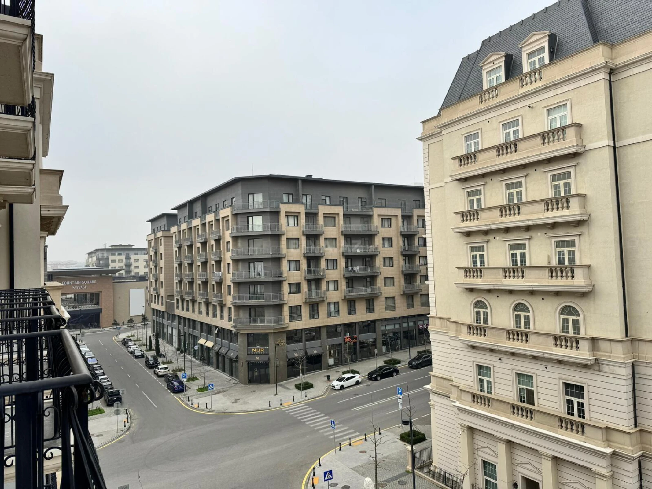 Satılır 4 otaqlı mənzil 132 m²