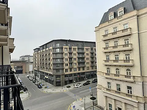 Satılır 4 otaqlı mənzil 132 m² — Bakı, Köhnə Günəşli 4 otaq 132.00 m²