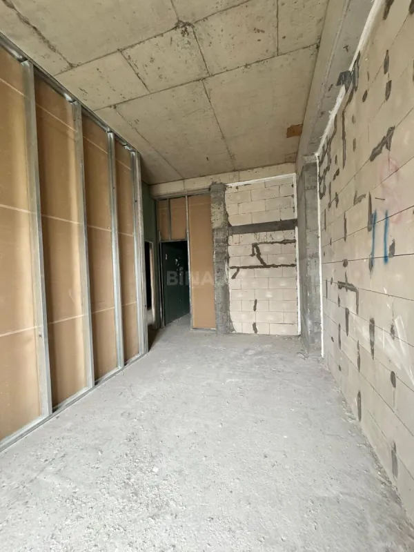 Satılır 4 otaqlı mənzil 132 m²