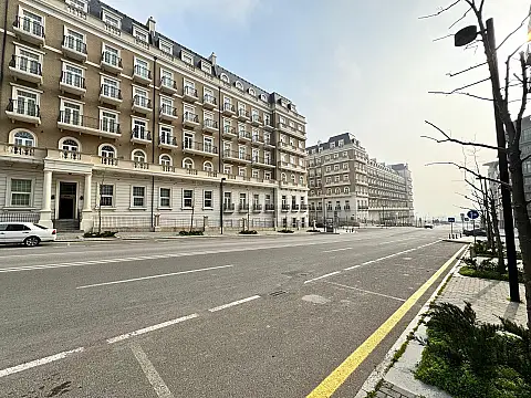 Satılır 4 otaqlı mənzil 132 m²