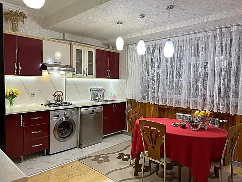 Satılır 2 otaqlı mənzil 85 m²