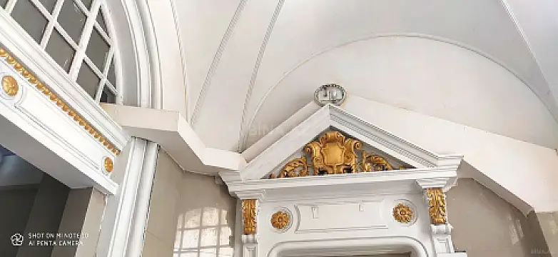 Satılır 8 otaqlı mənzil 300 m²