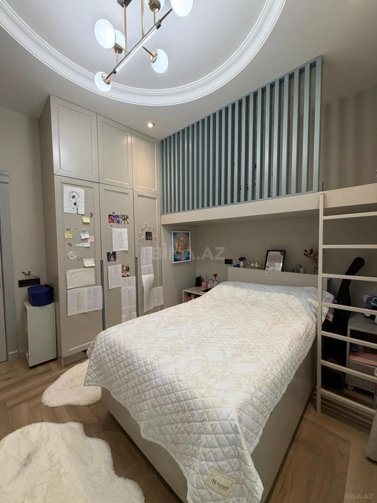 Satılır 4 otaqlı mənzil 132 m²