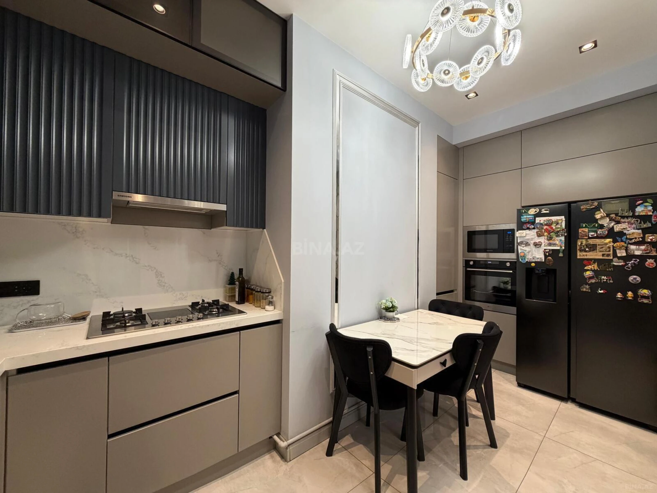 Satılır 4 otaqlı mənzil 132 m²
