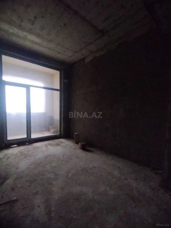 Satılır 4 otaqlı mənzil 149 m²