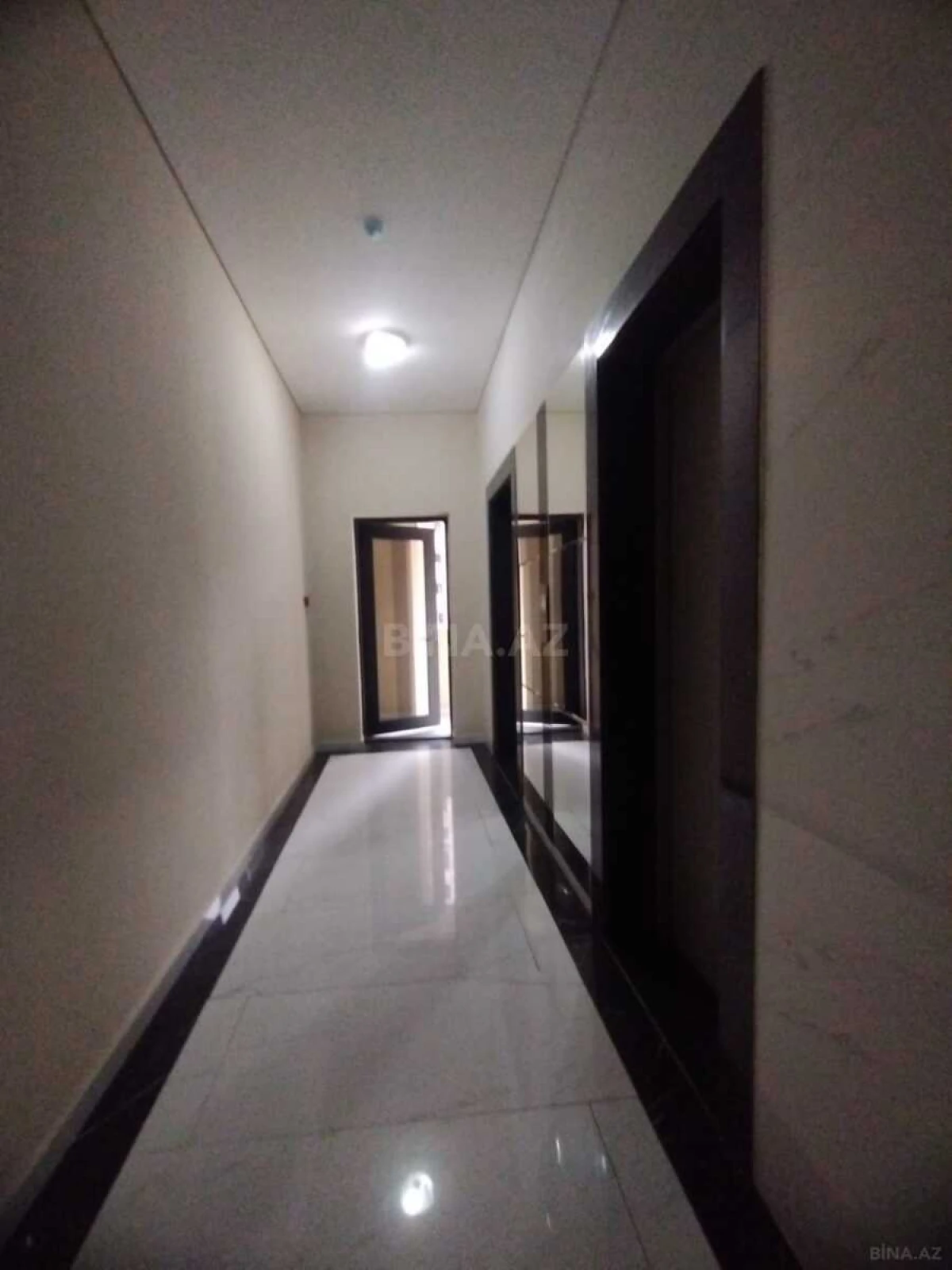 Satılır 4 otaqlı mənzil 149 m²