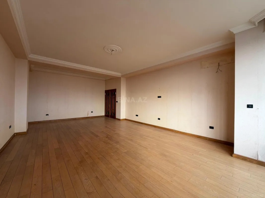 Satılır 3 otaqlı mənzil 150 m²