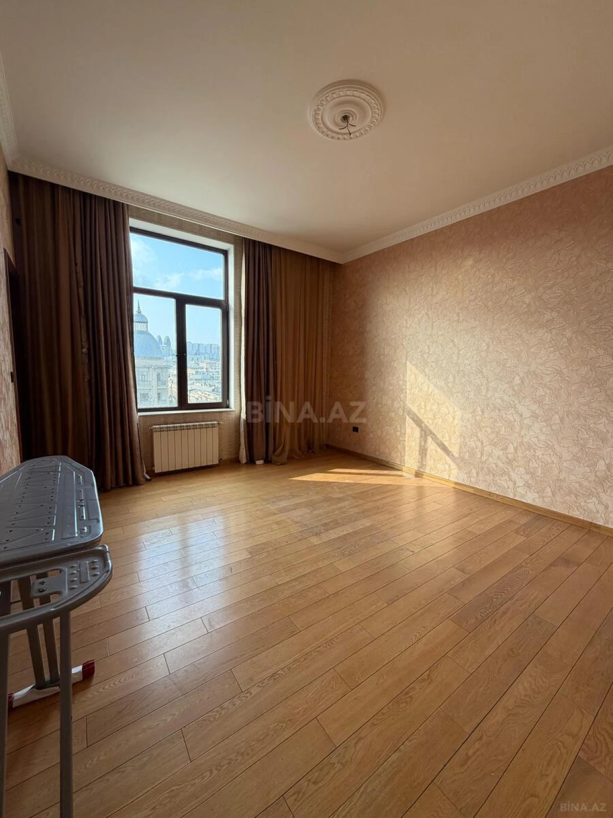 Satılır 3 otaqlı mənzil 150 m²