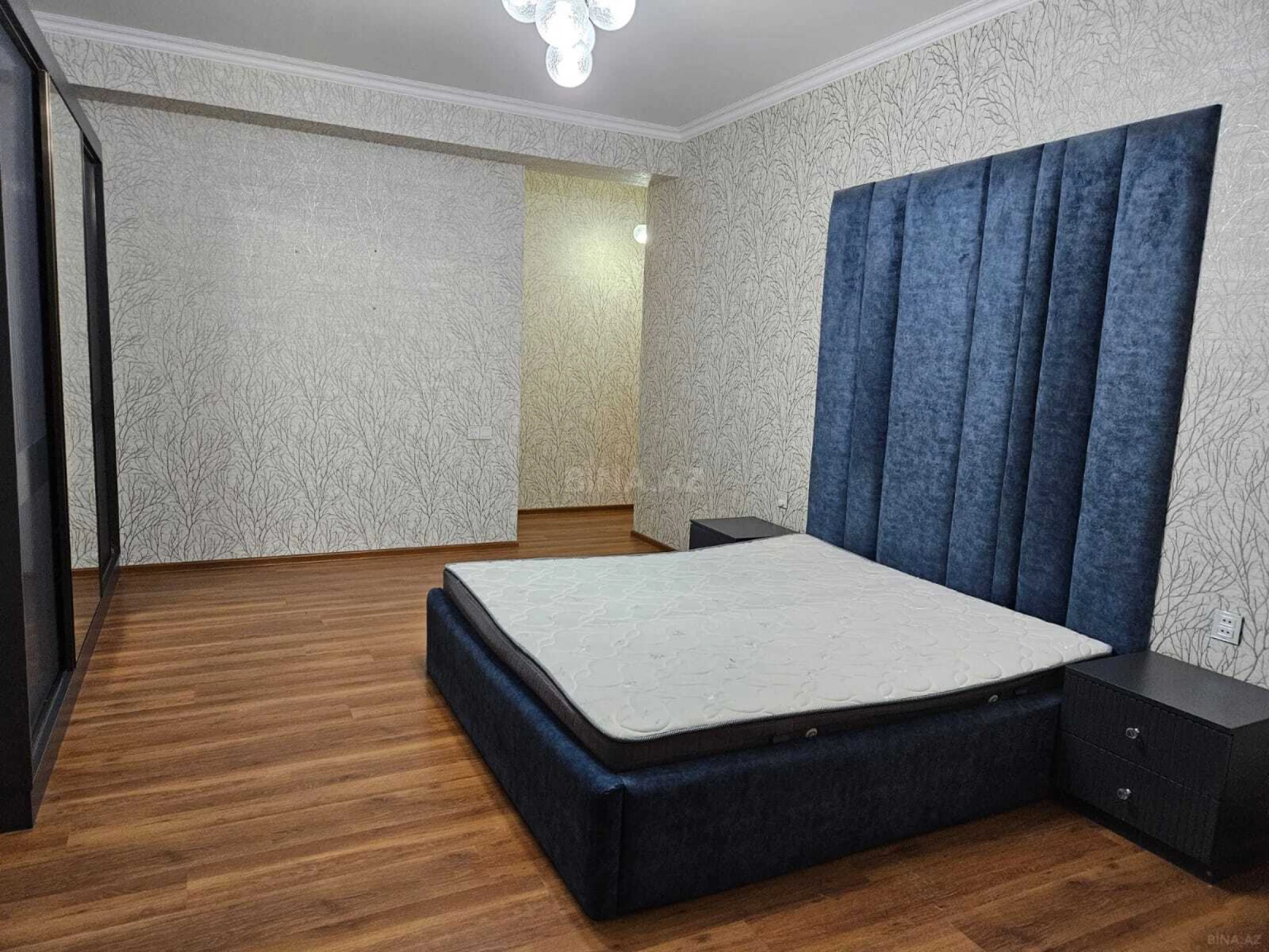 Satılır 2 otaqlı mənzil 100 m²