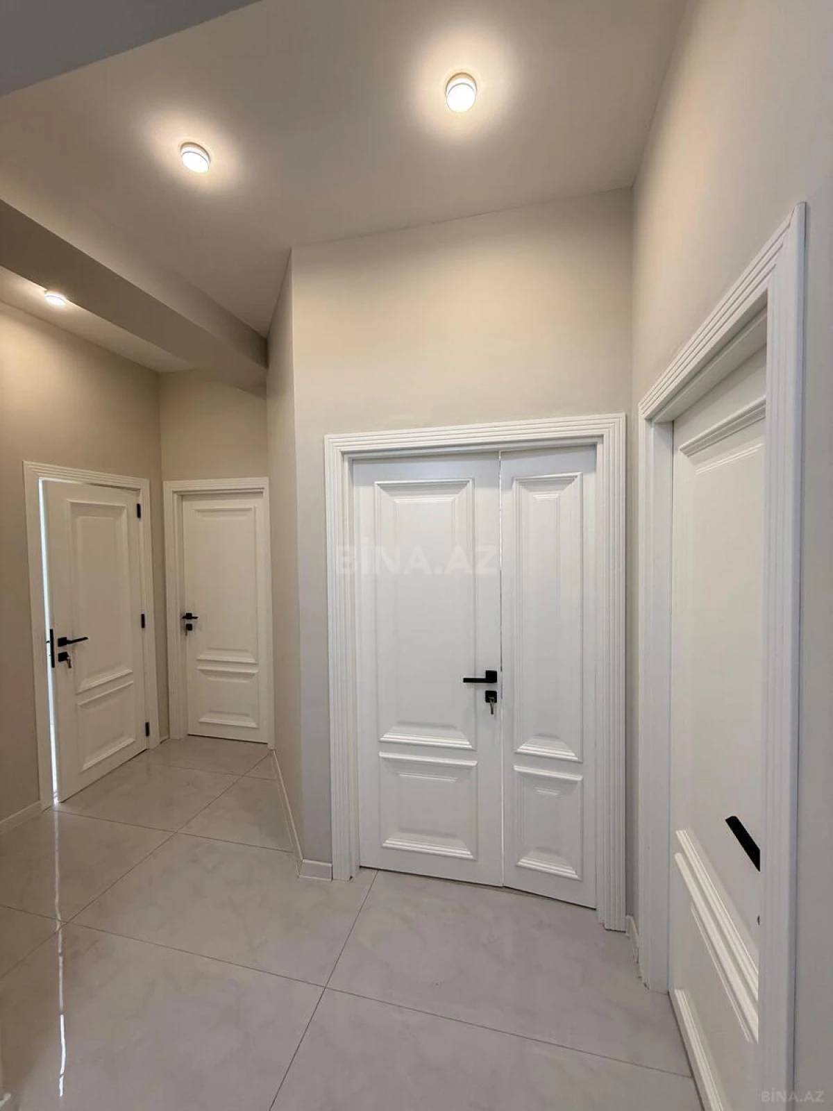 Satılır 3 otaqlı mənzil 105 m²