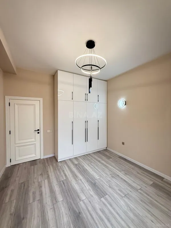 Satılır 3 otaqlı mənzil 105 m²