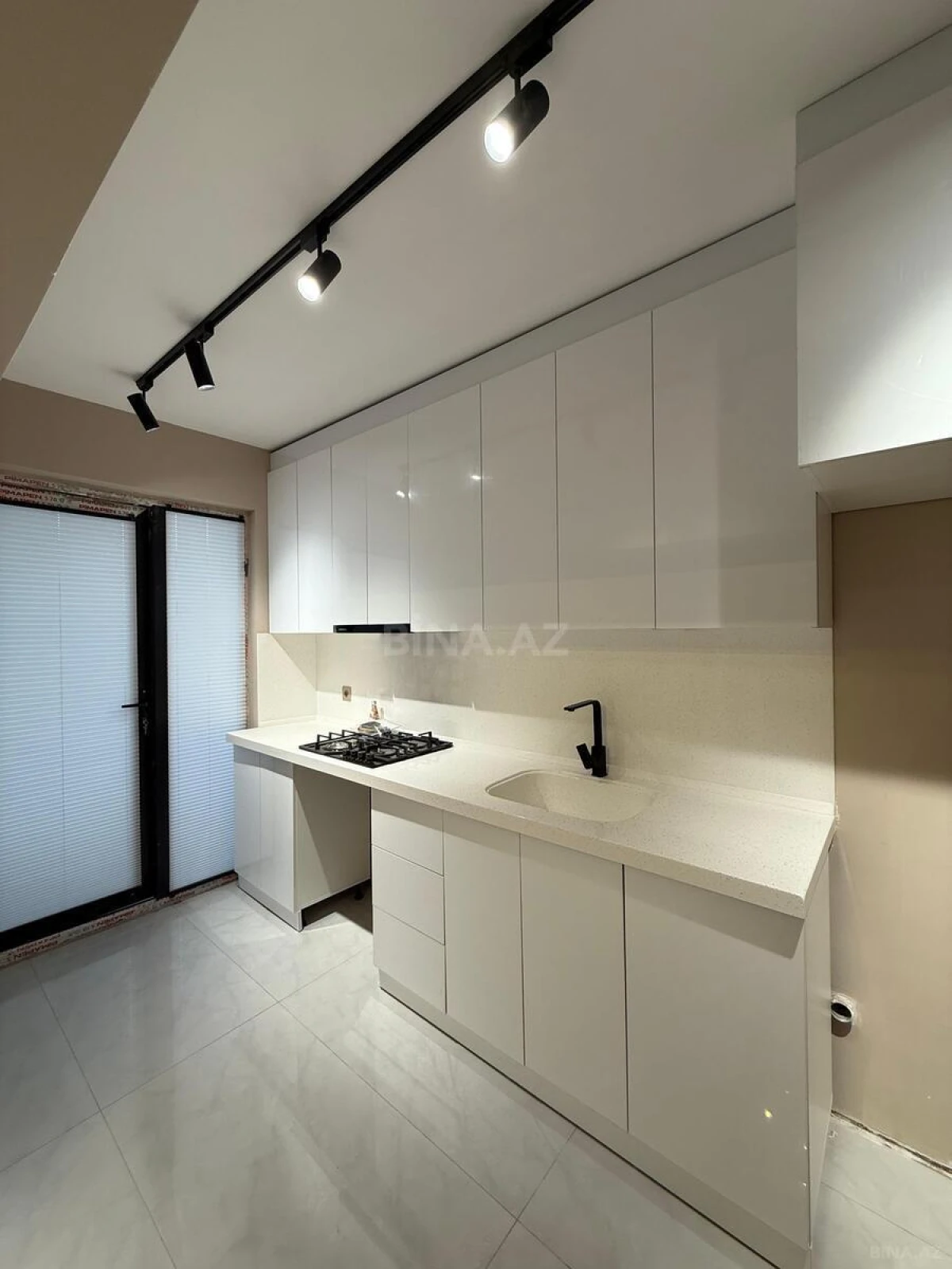 Satılır 3 otaqlı mənzil 105 m²