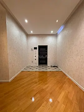 Satılır 3 otaqlı mənzil 135 m²