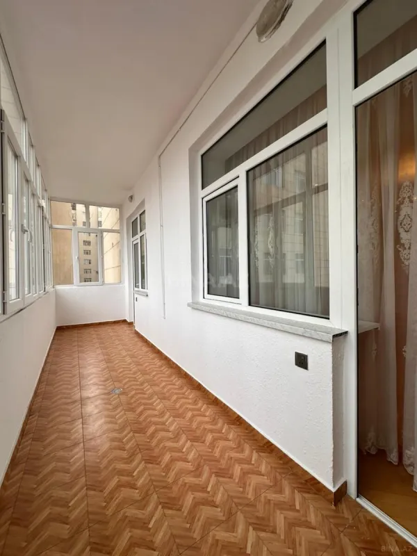 Satılır 3 otaqlı mənzil 135 m²
