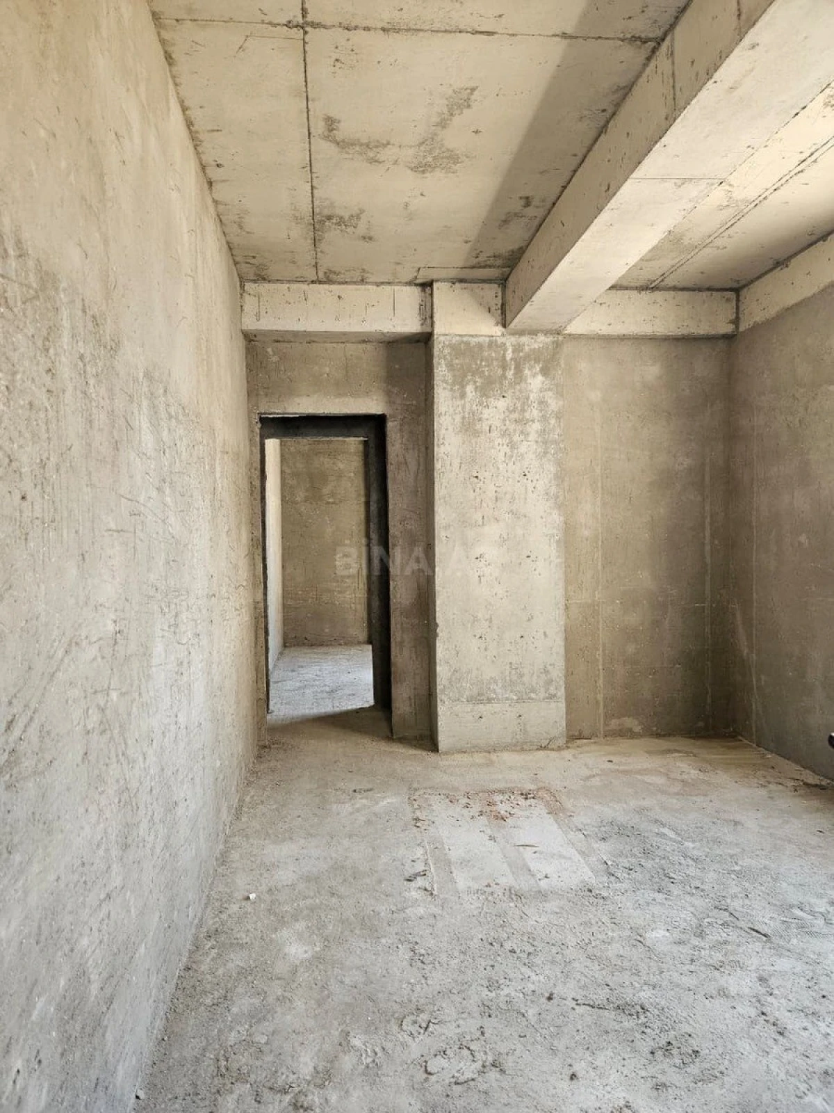 Satılır 4 otaqlı mənzil 265 m²