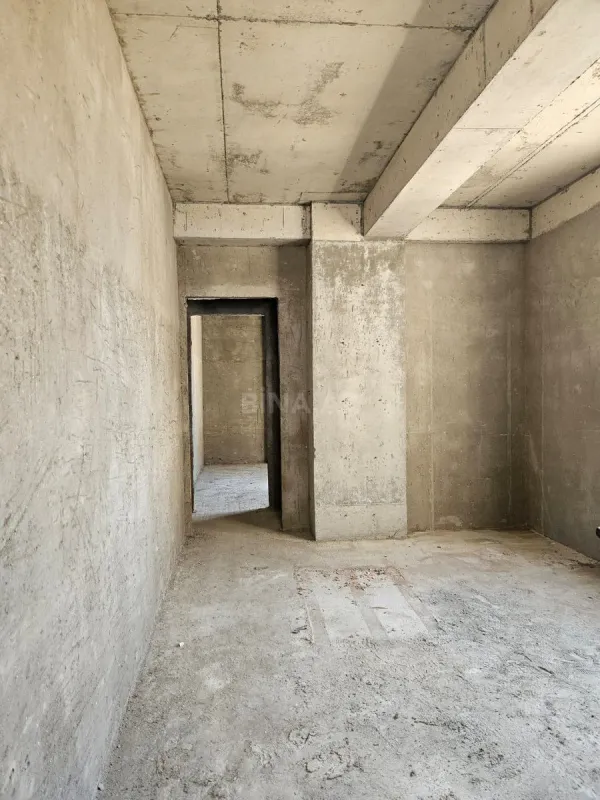 Satılır 4 otaqlı mənzil 265 m²