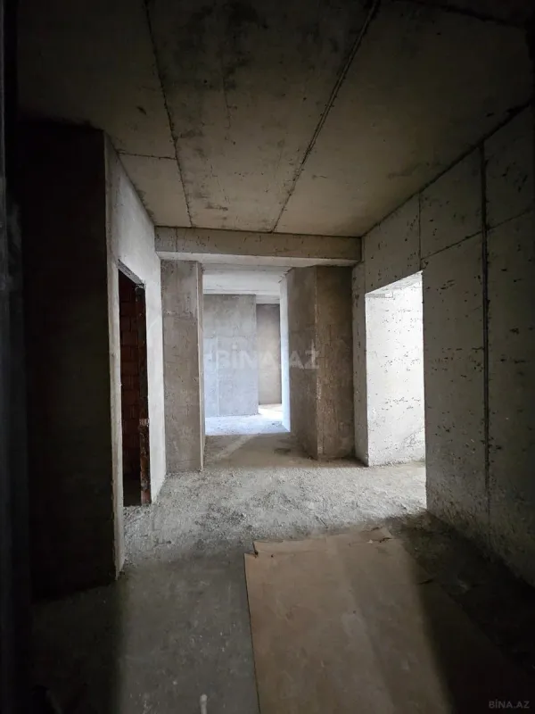 Satılır 4 otaqlı mənzil 265 m²