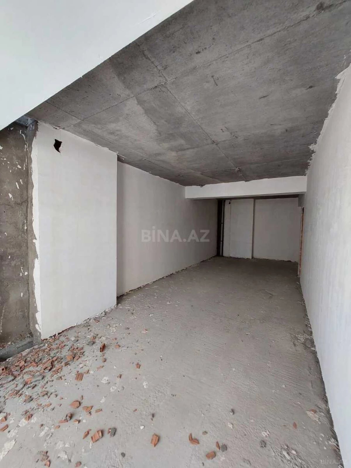 Satılır 4 otaqlı mənzil 265 m²