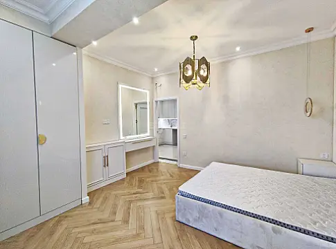 Satılır 3 otaqlı mənzil 74.5 m²