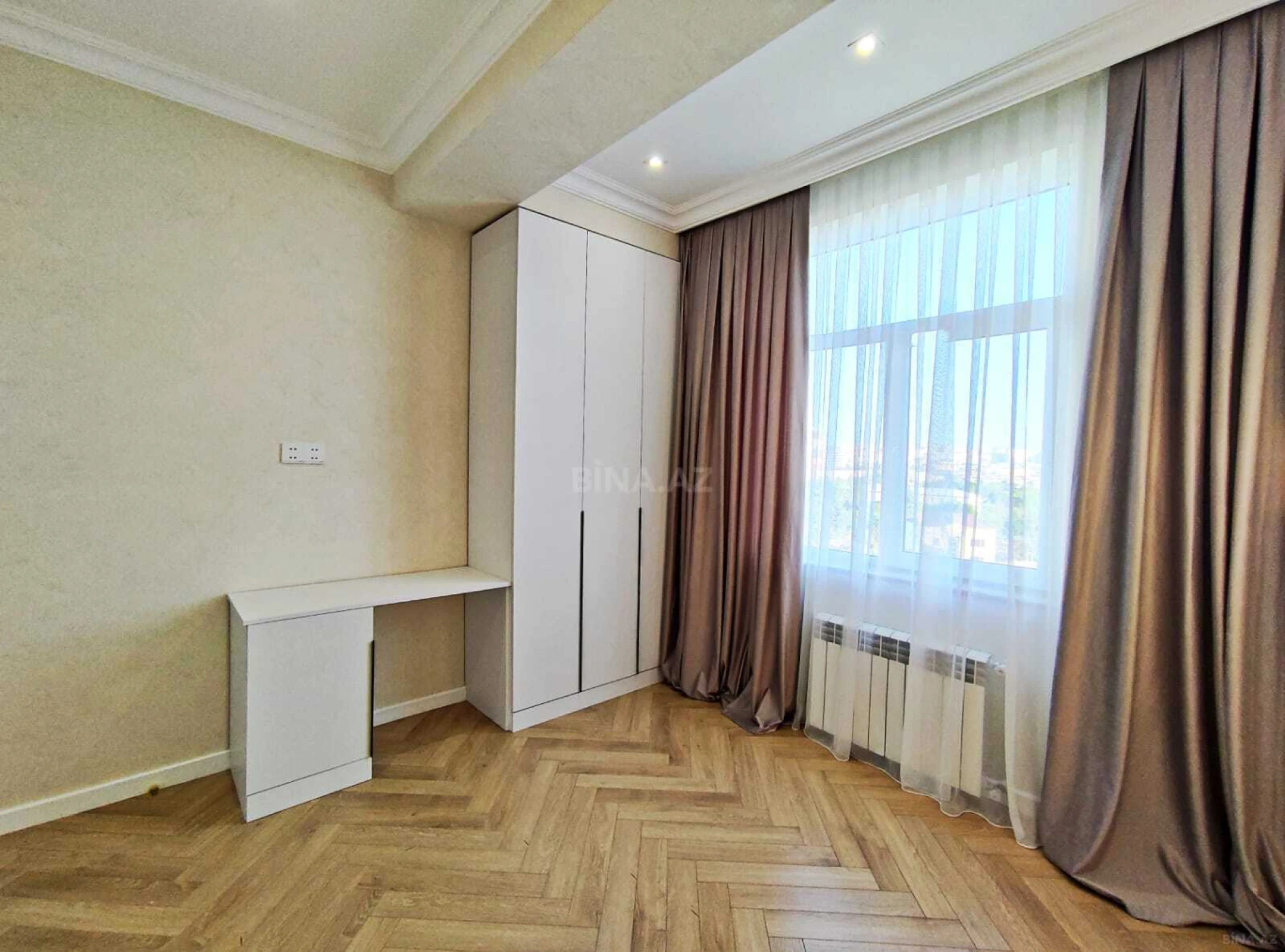 Satılır 3 otaqlı mənzil 74.5 m²