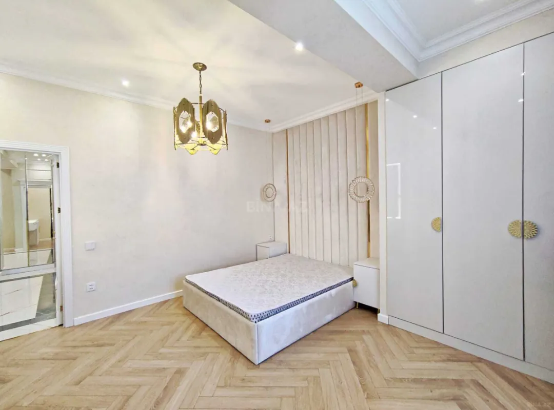 Satılır 3 otaqlı mənzil 74.5 m²