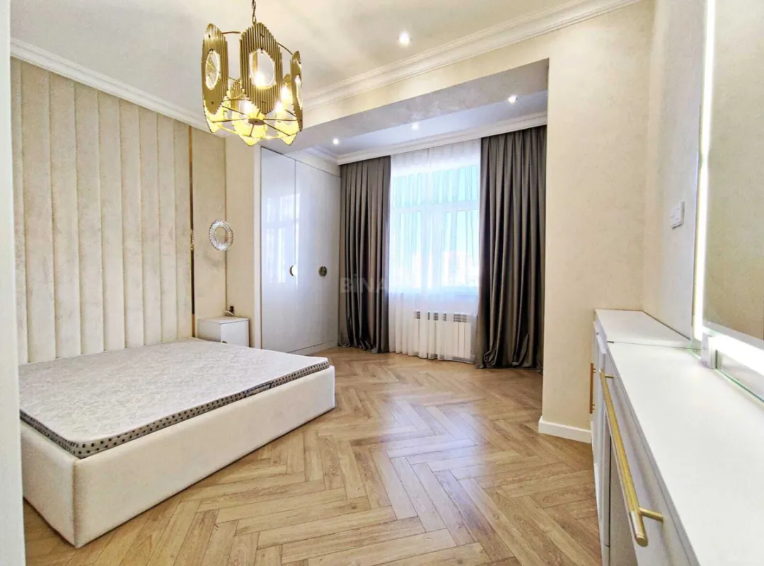Satılır 3 otaqlı mənzil 74.5 m²