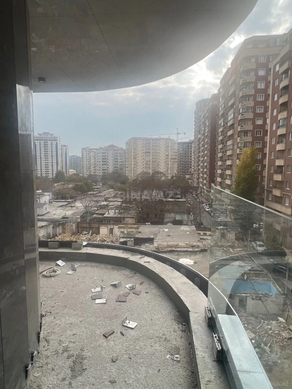 Satılır 2 otaqlı mənzil 67 m²