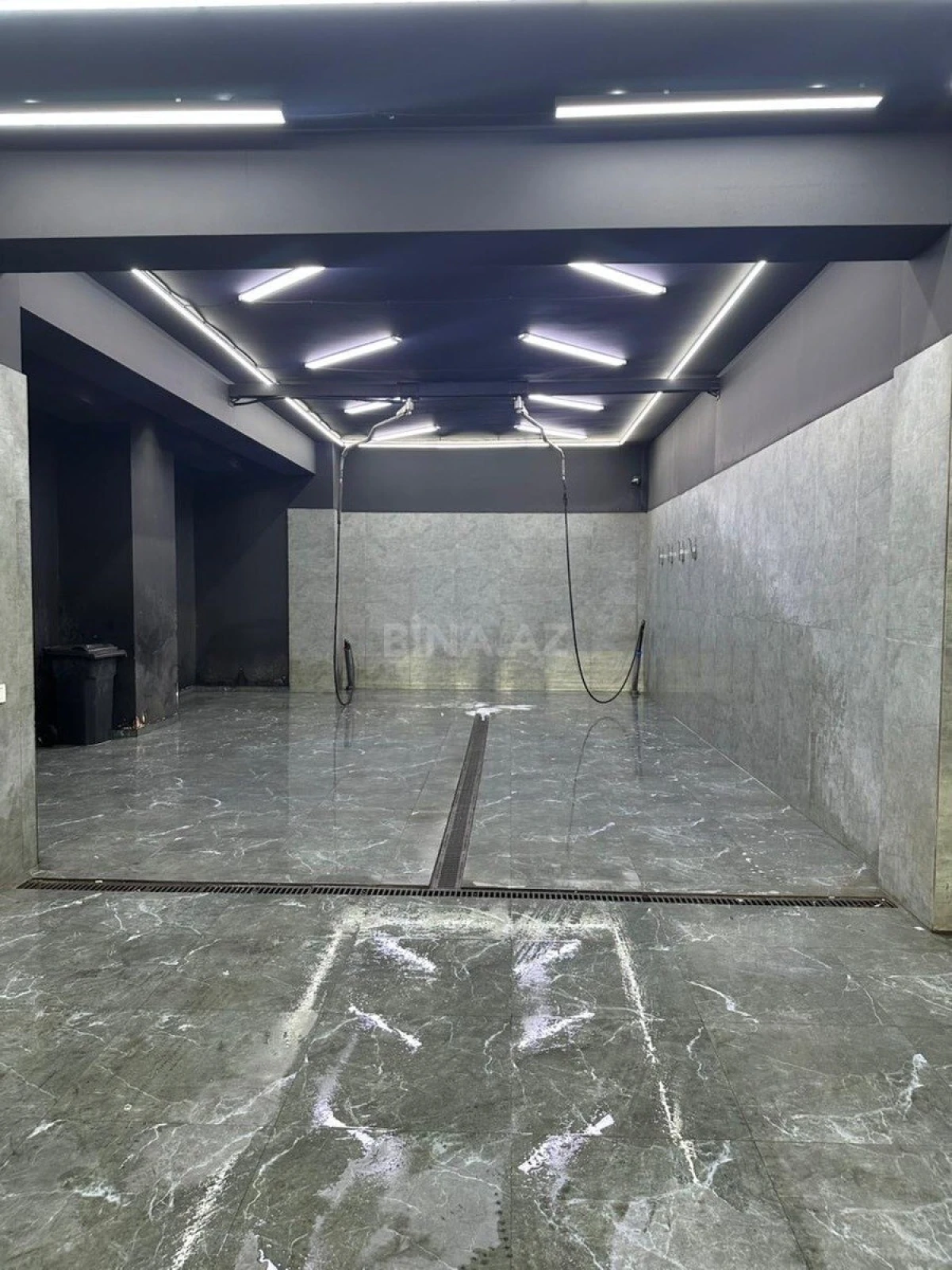 Satılır obyekt 215 m²