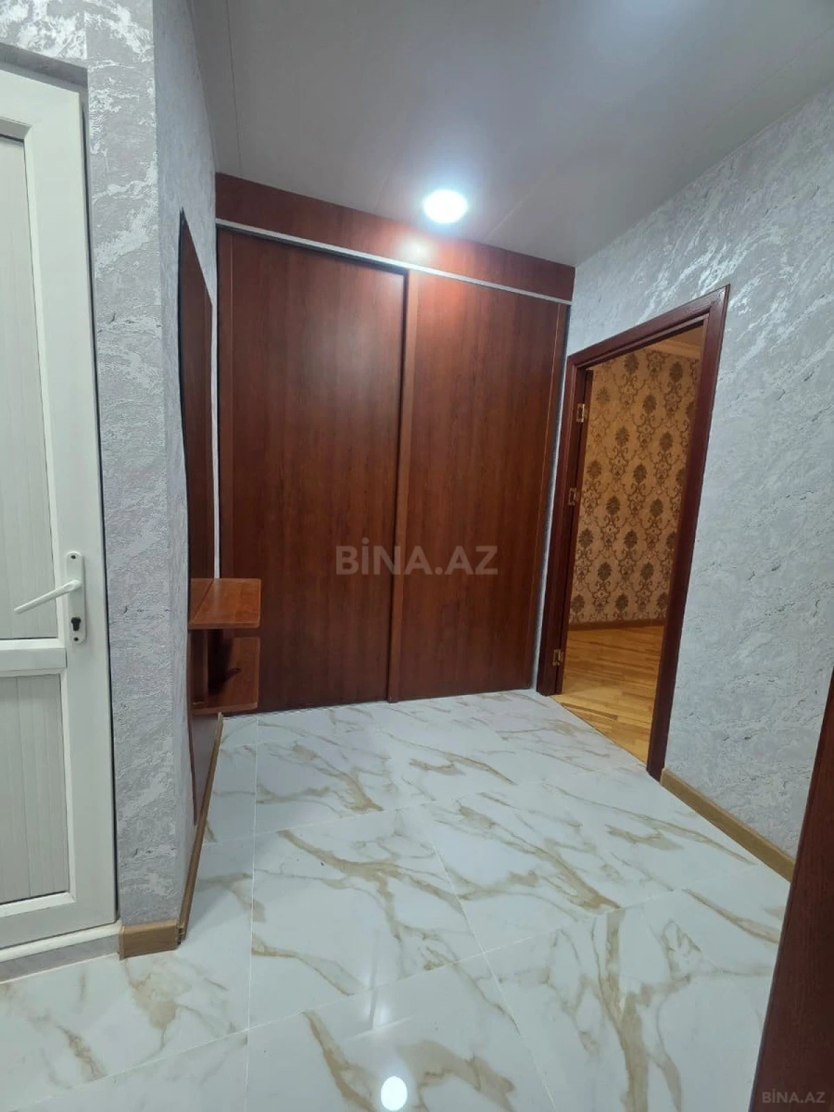 Satılır 2 otaqlı mənzil 65 m²