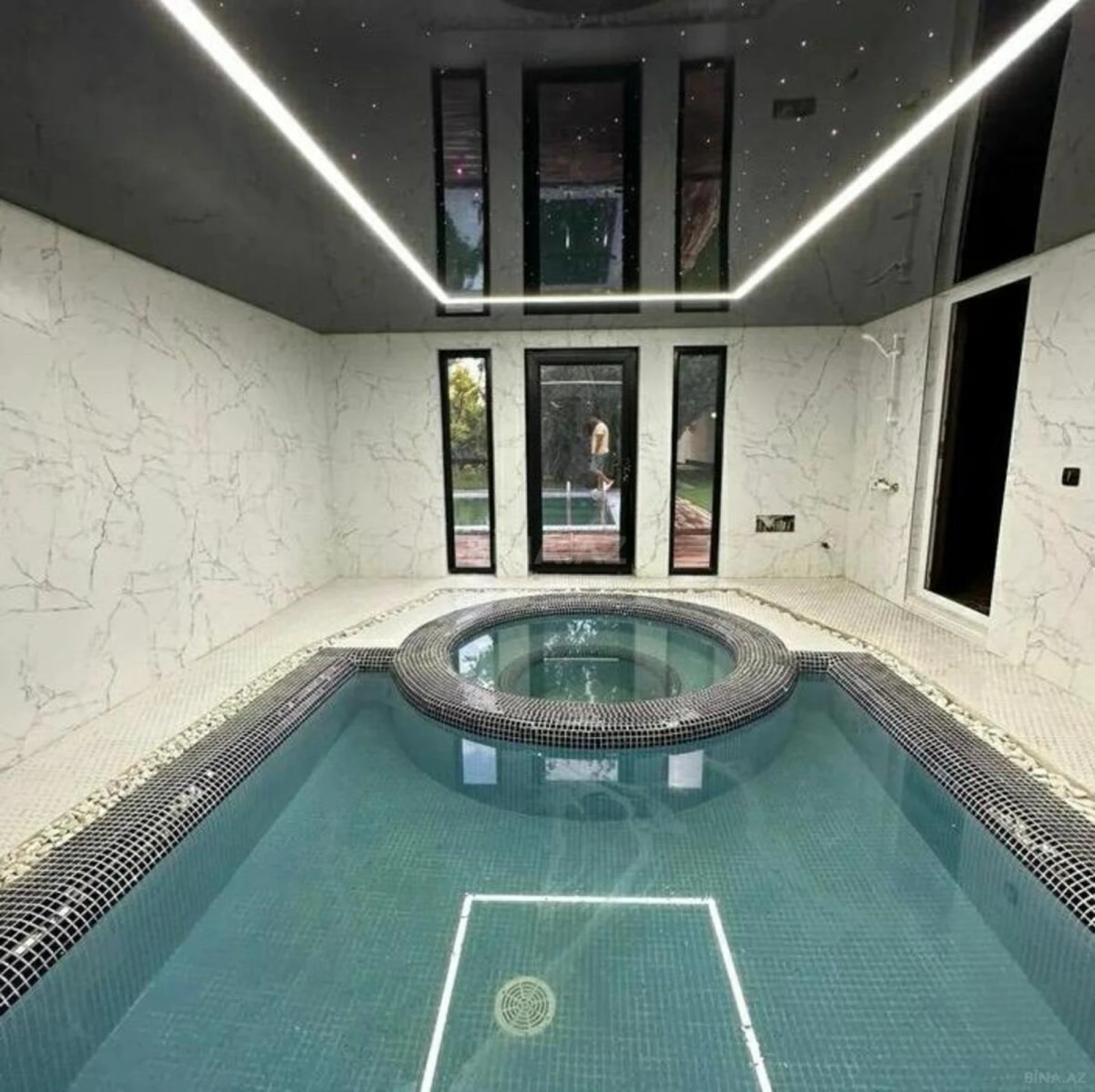 Kirayə verilir 4 otaqlı həyət evi 240 m²