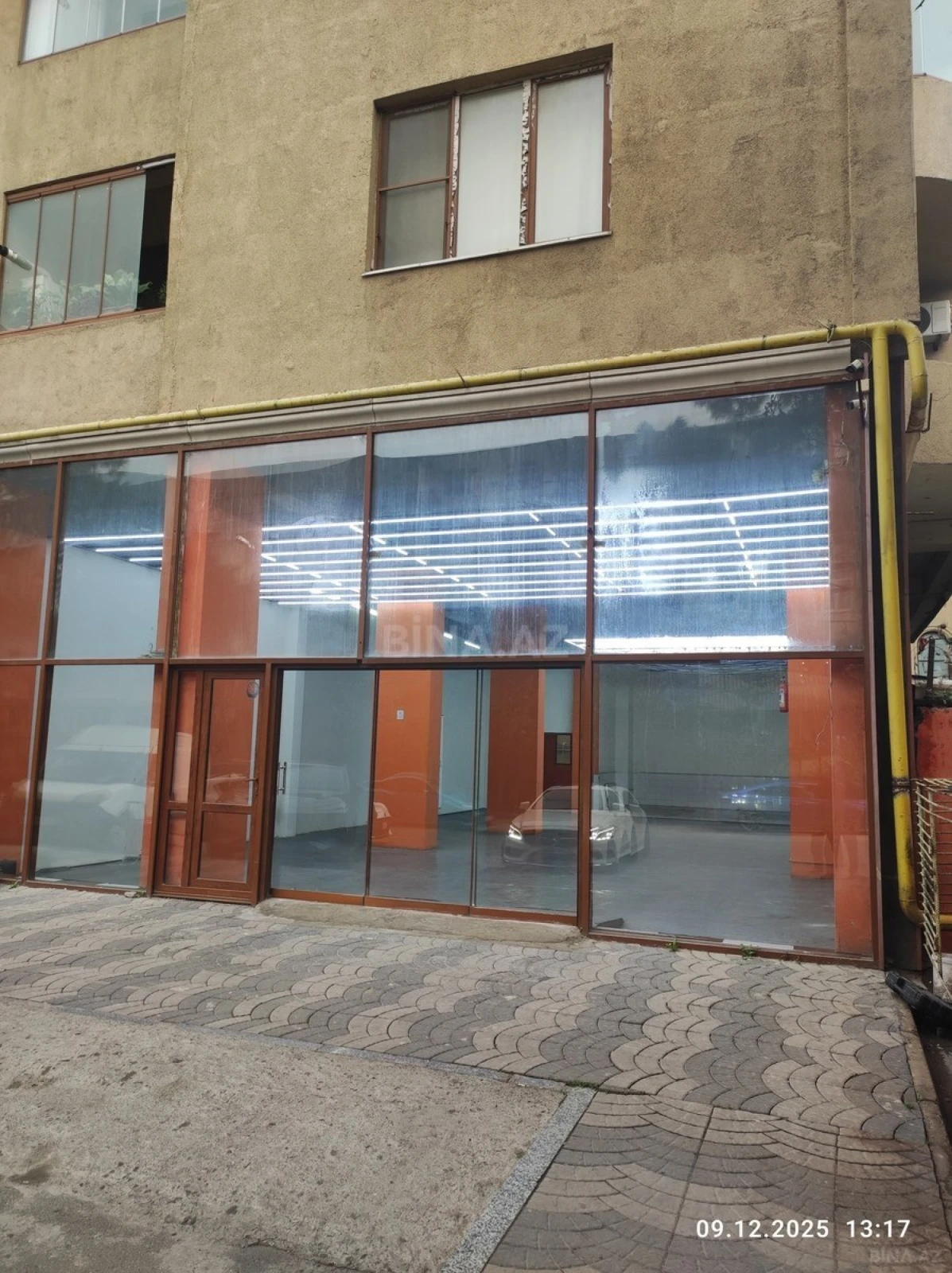 Kirayə verilir obyekt 202 m²