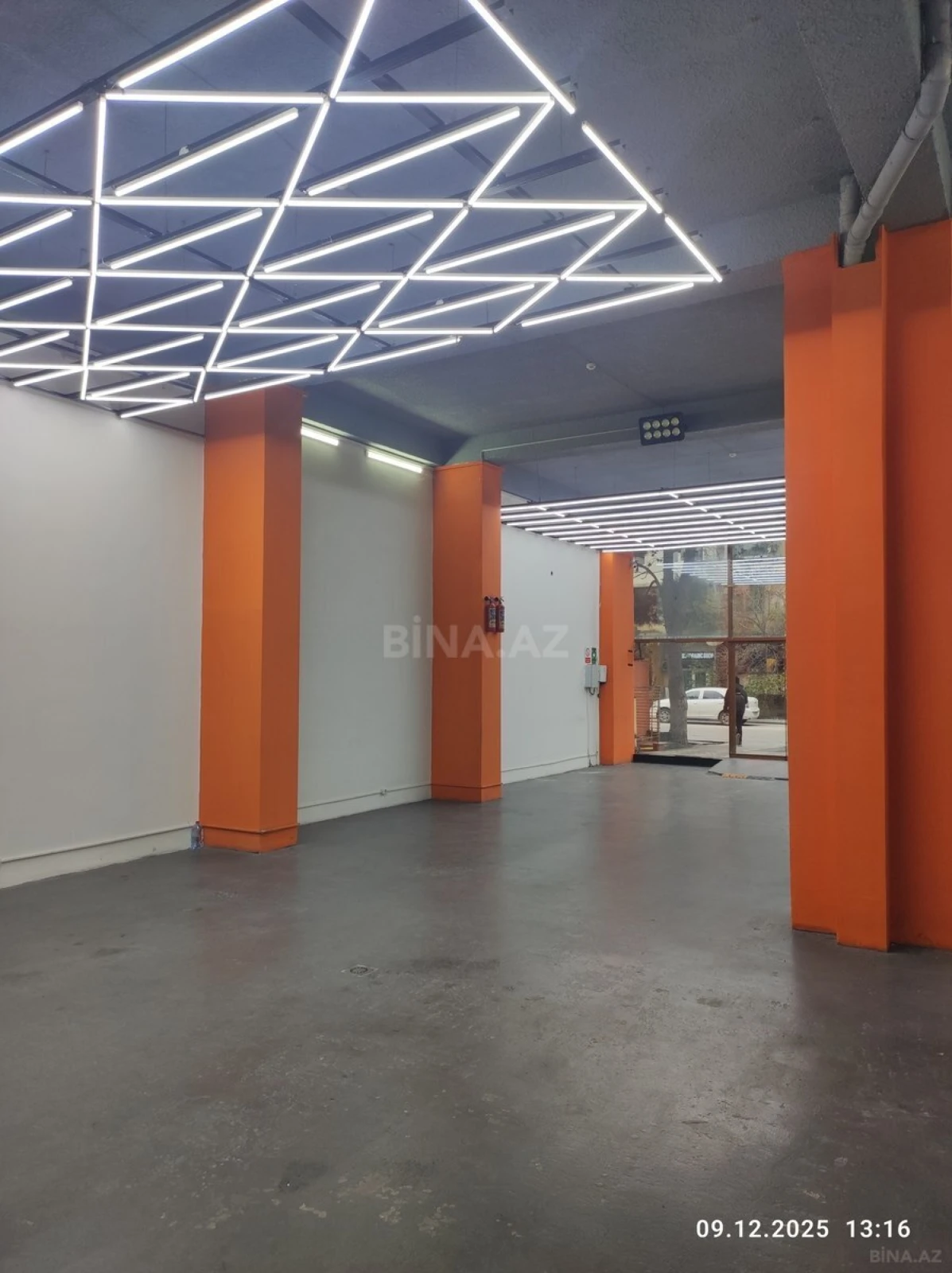 Kirayə verilir obyekt 202 m²