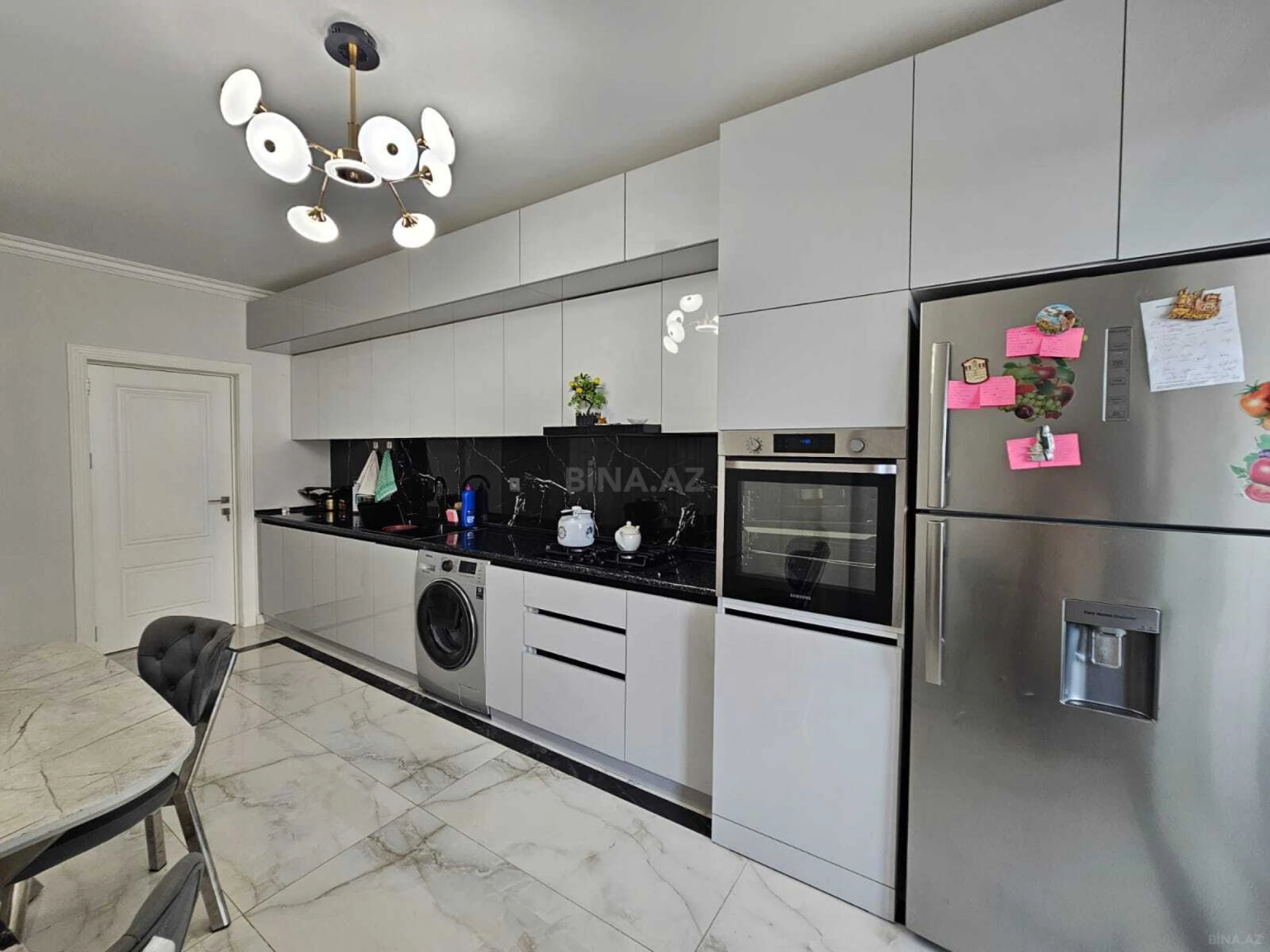 Satılır 5 otaqlı mənzil 130 m²