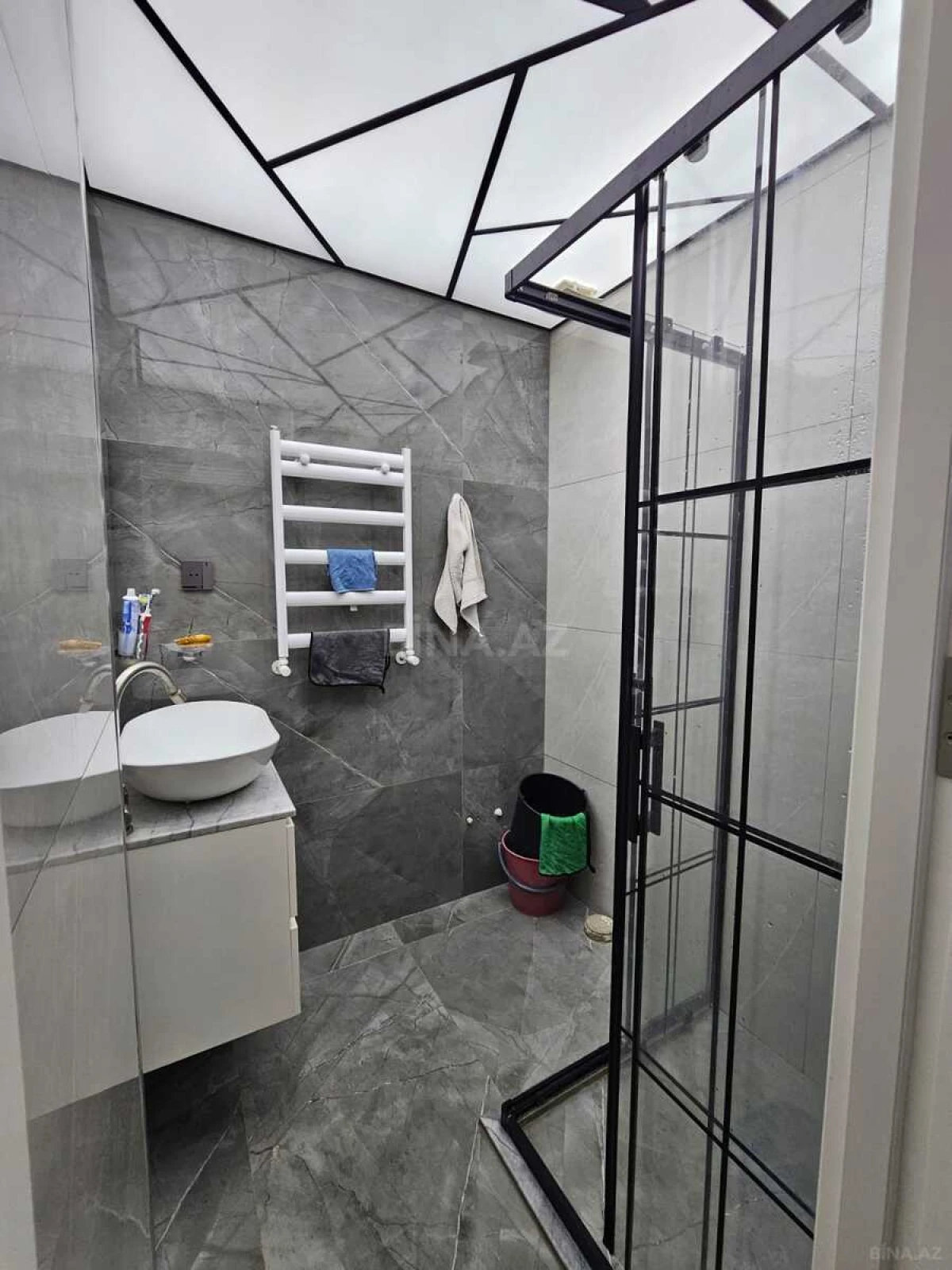 Satılır 5 otaqlı mənzil 130 m²