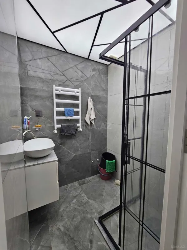 Satılır 5 otaqlı mənzil 130 m²