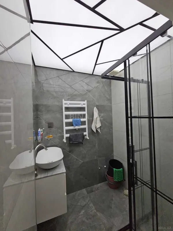 Satılır 5 otaqlı mənzil 130 m²