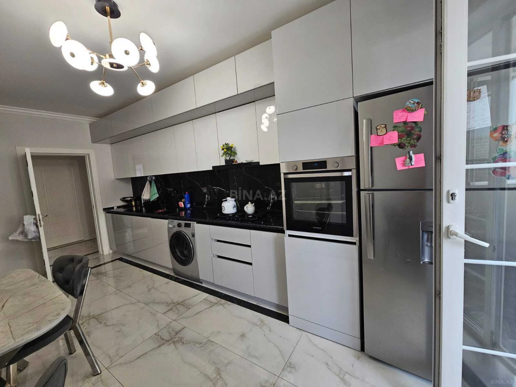 Satılır 5 otaqlı mənzil 130 m²