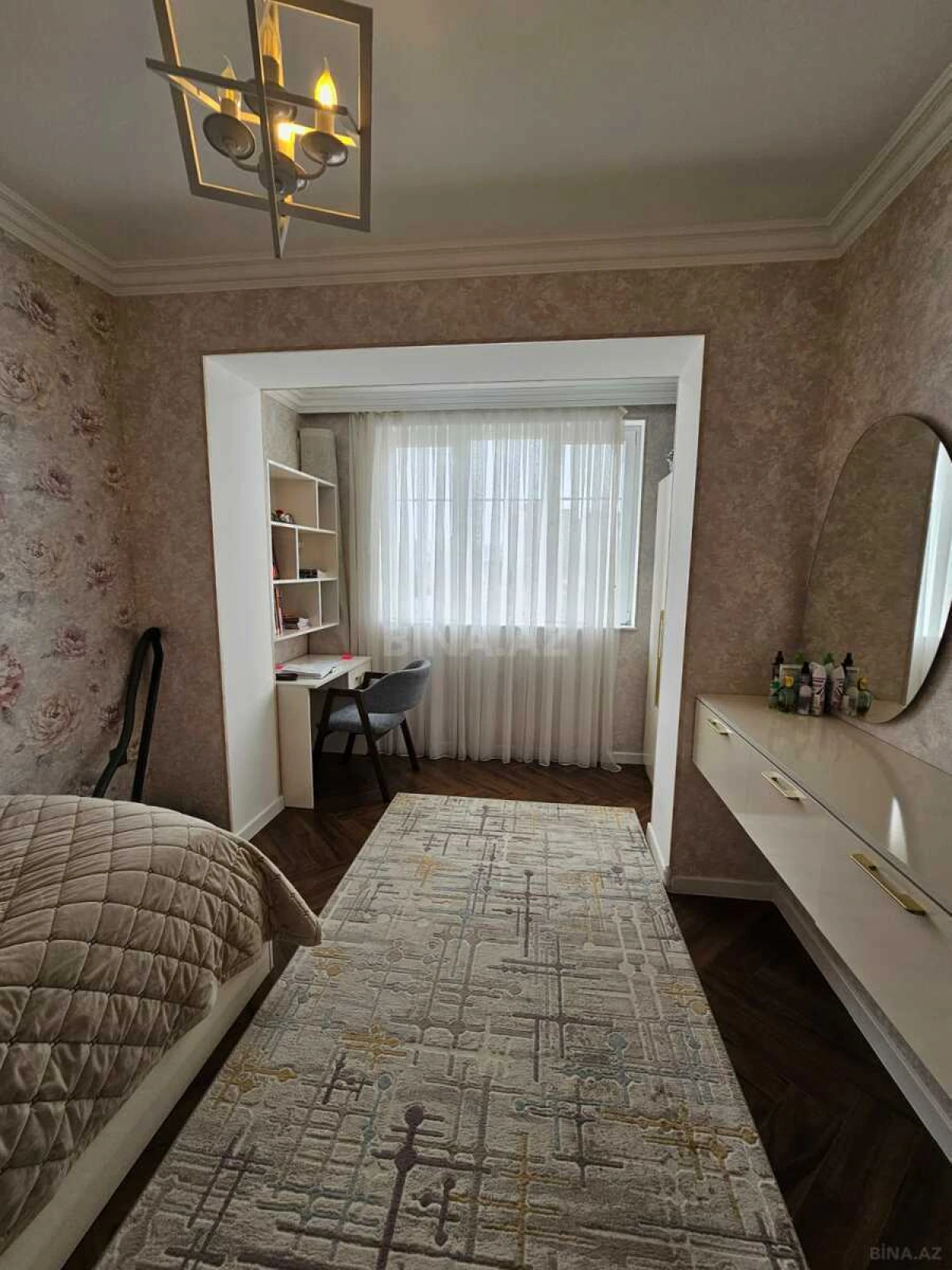 Satılır 5 otaqlı mənzil 130 m²