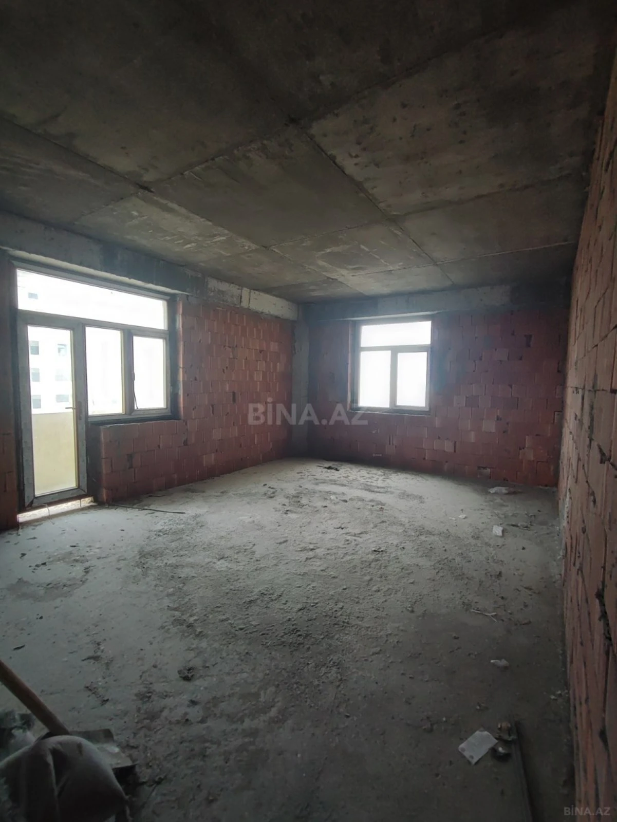 Satılır 3 otaqlı mənzil 128 m²