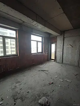 Satılır 3 otaqlı mənzil 128 m²