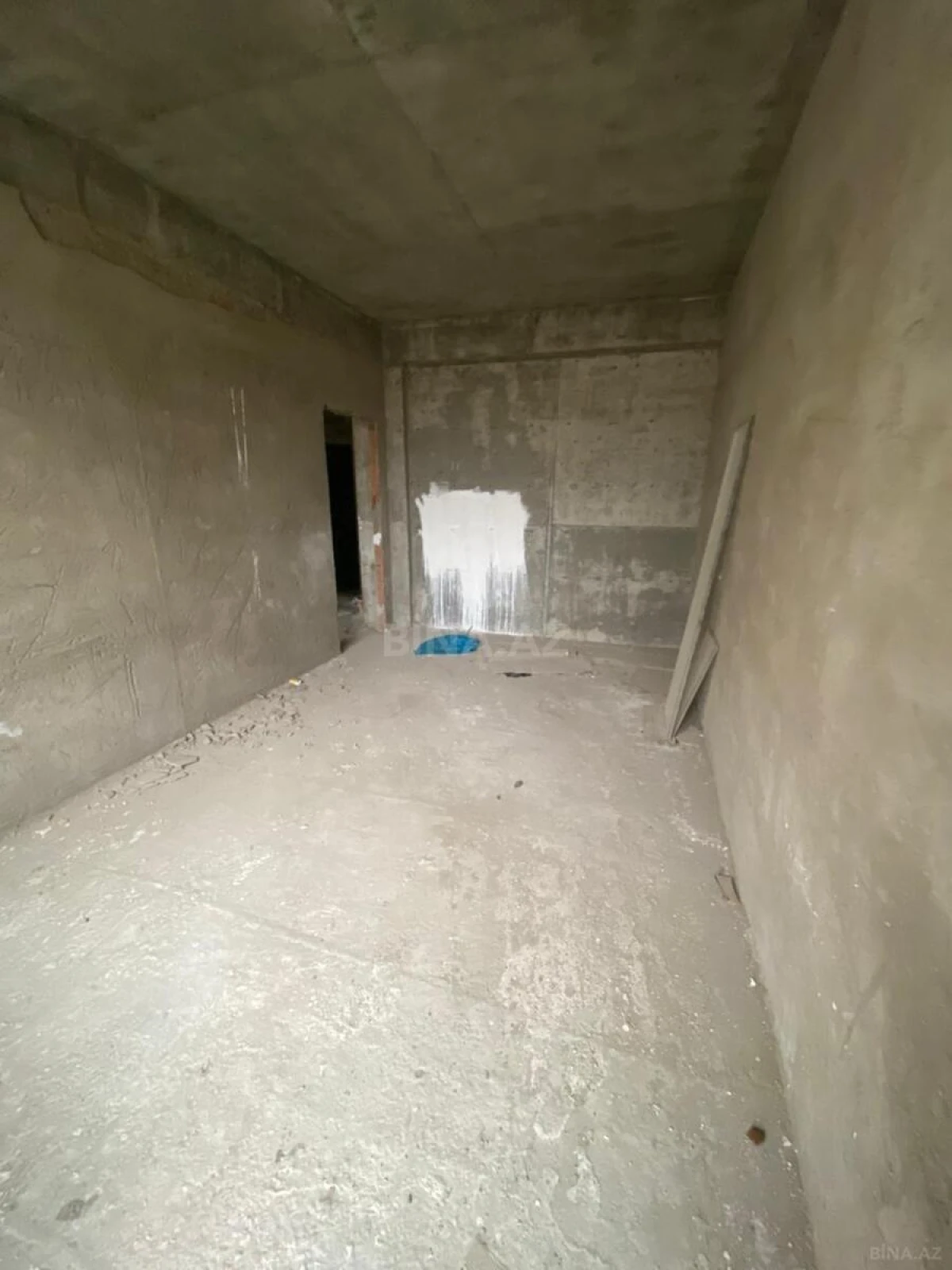 Satılır 4 otaqlı mənzil 147 m²