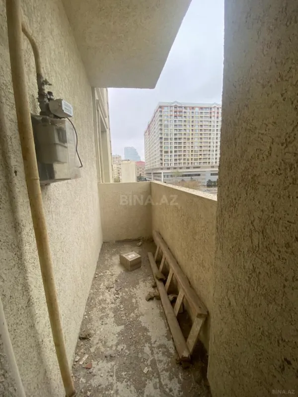 Satılır 4 otaqlı mənzil 147 m²