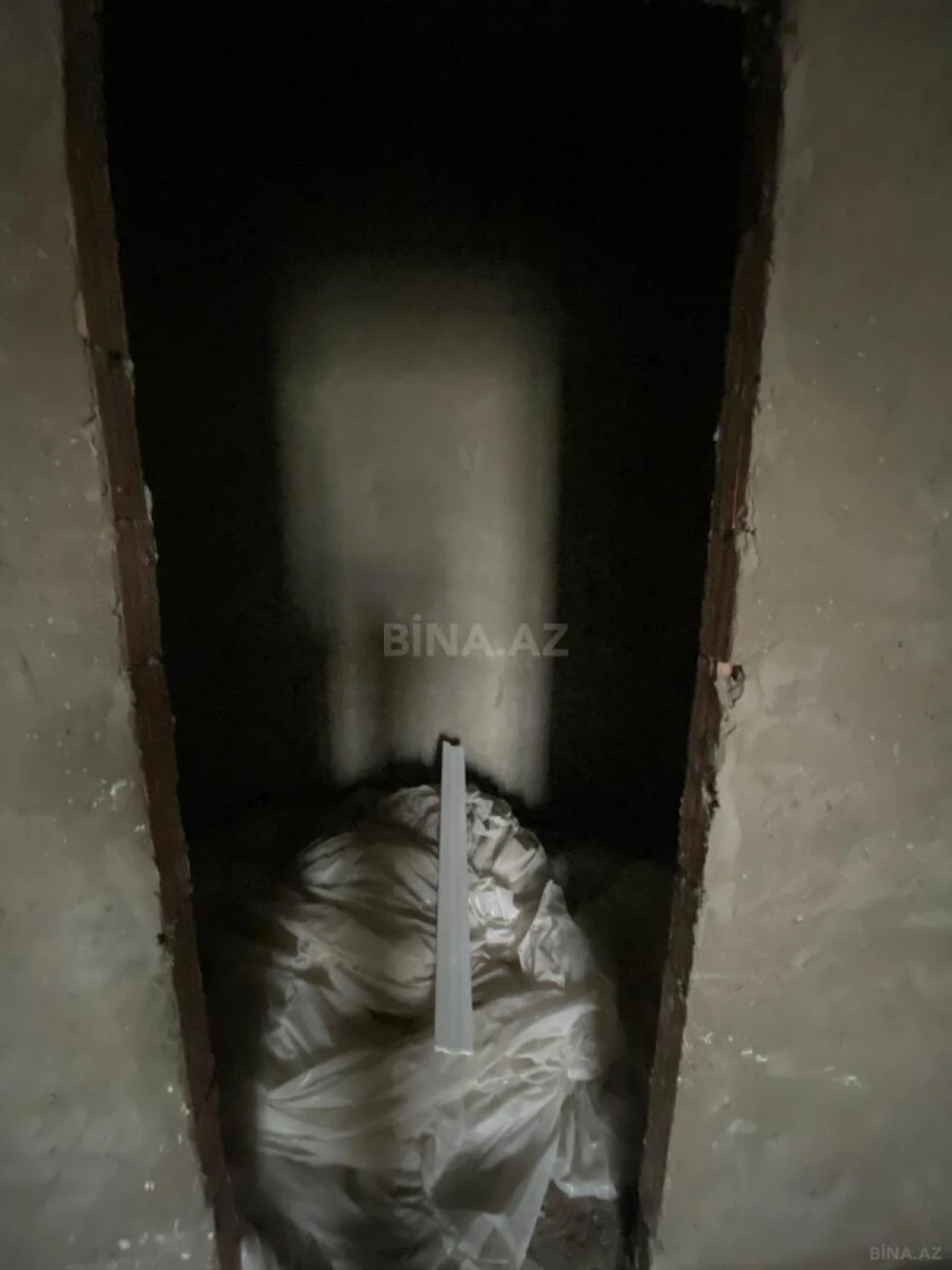 Satılır 4 otaqlı mənzil 147 m²