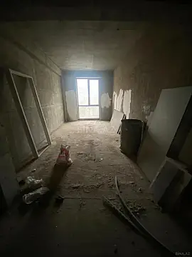 Satılır 4 otaqlı mənzil 147 m²