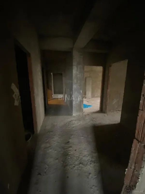 Satılır 4 otaqlı mənzil 147 m²