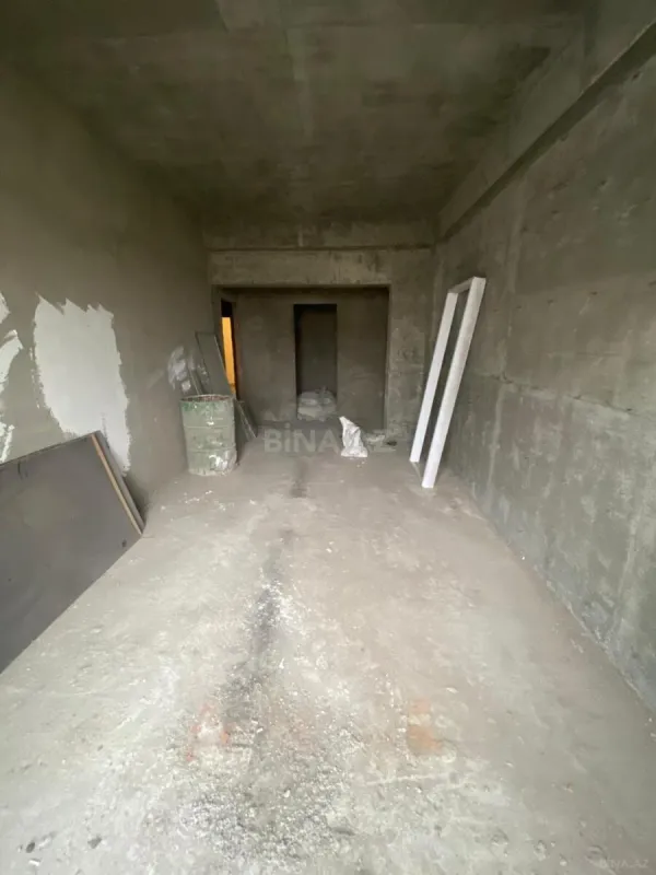 Satılır 4 otaqlı mənzil 147 m²