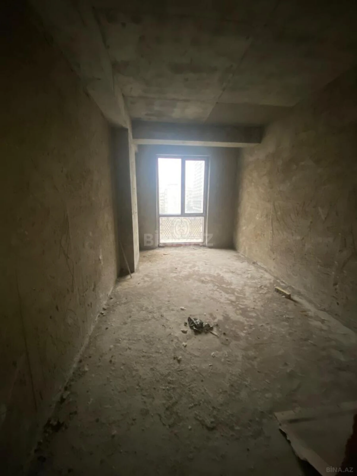 Satılır 4 otaqlı mənzil 147 m²