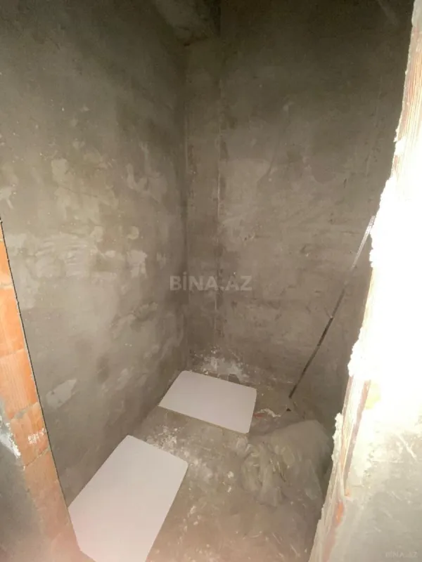 Satılır 4 otaqlı mənzil 147 m²