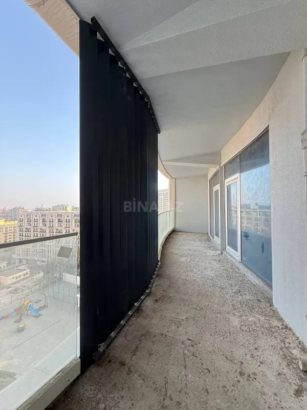Satılır 2 otaqlı mənzil 106 m²
