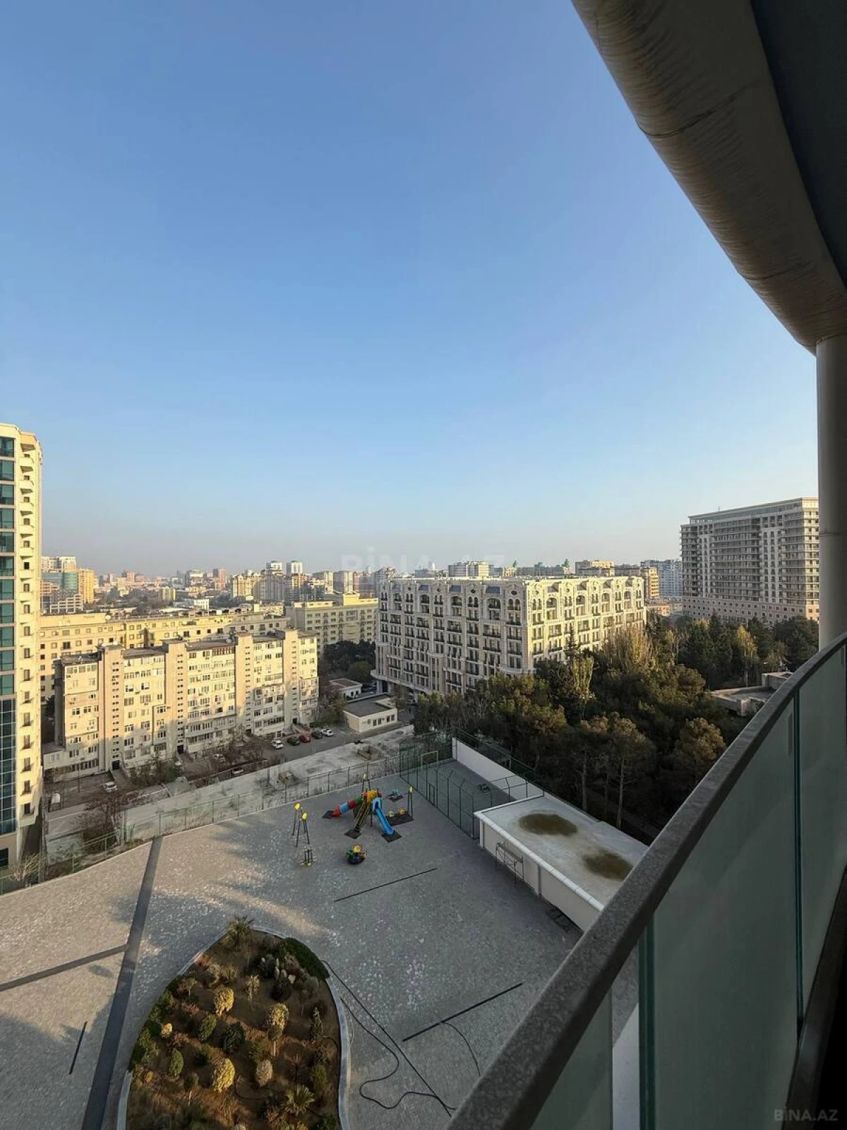 Satılır 2 otaqlı mənzil 106 m²